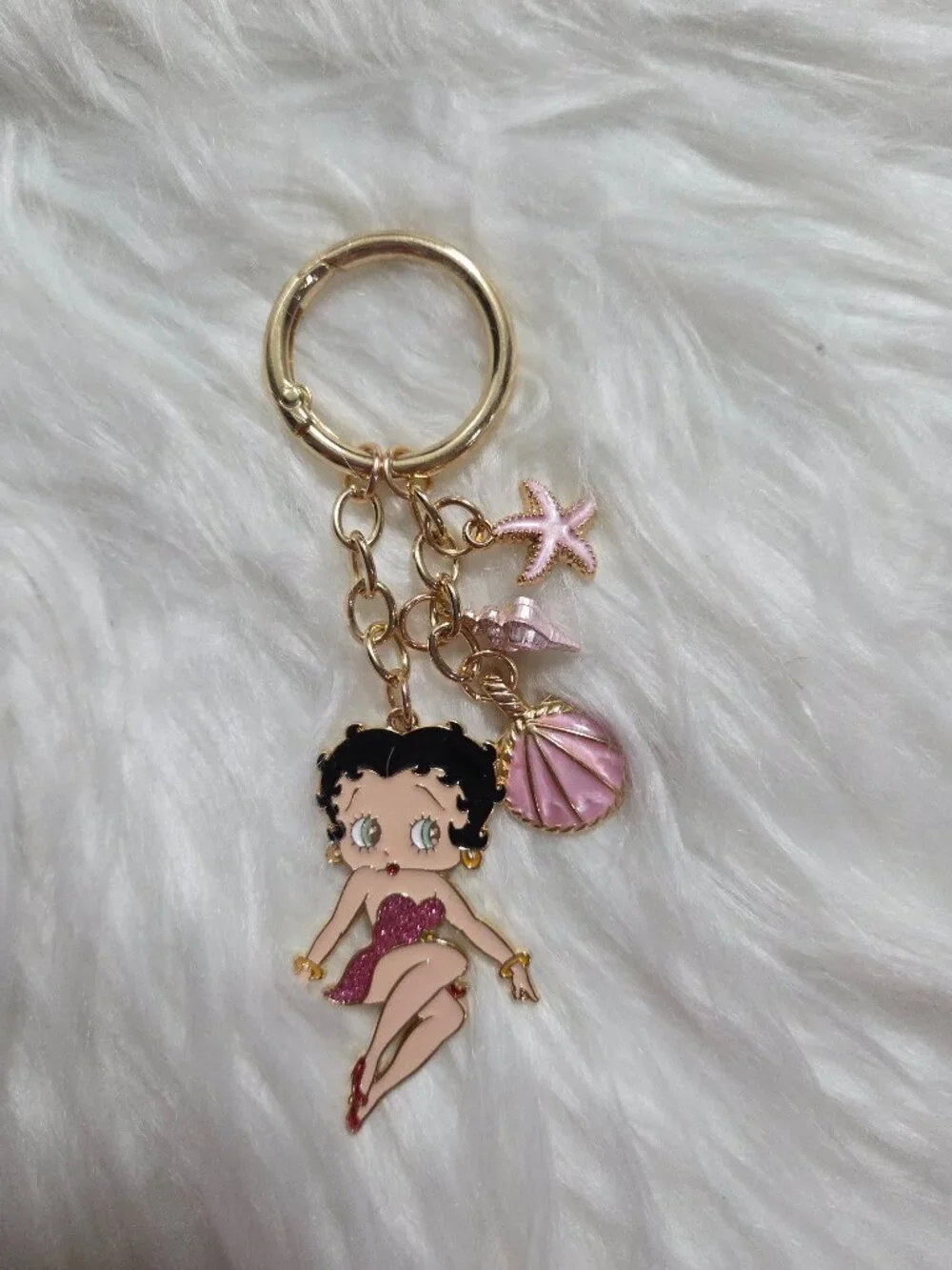 Betty Boop with Seashell Accent Keychain